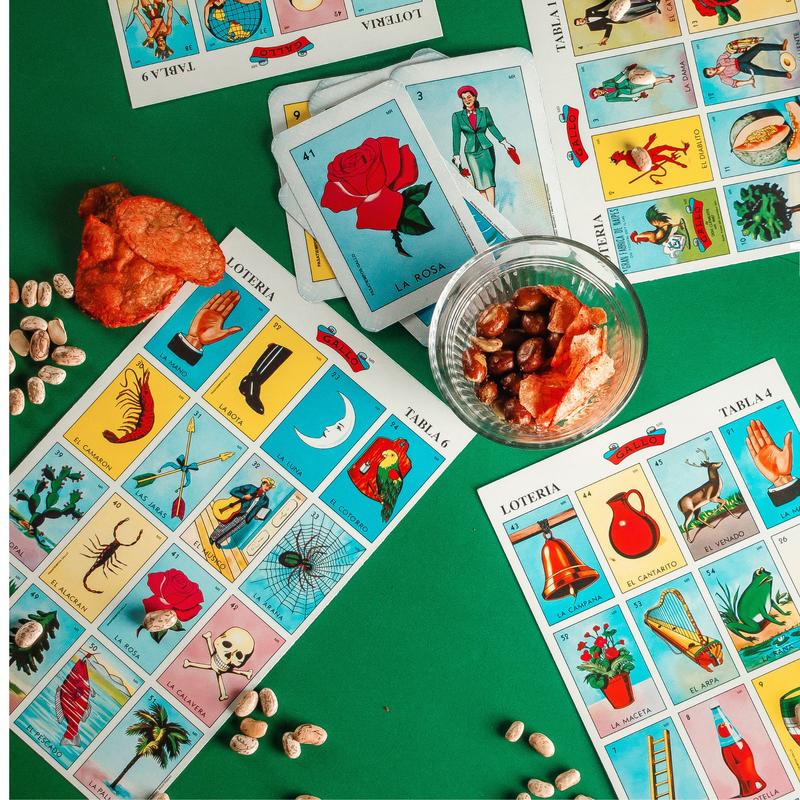 New To Town Lotería Mexican Bingo Game Set - Complete with 100 Bingo Chips for 10 Players - Authentic Lotería de Lujo Mexicana - Colorful Loteria