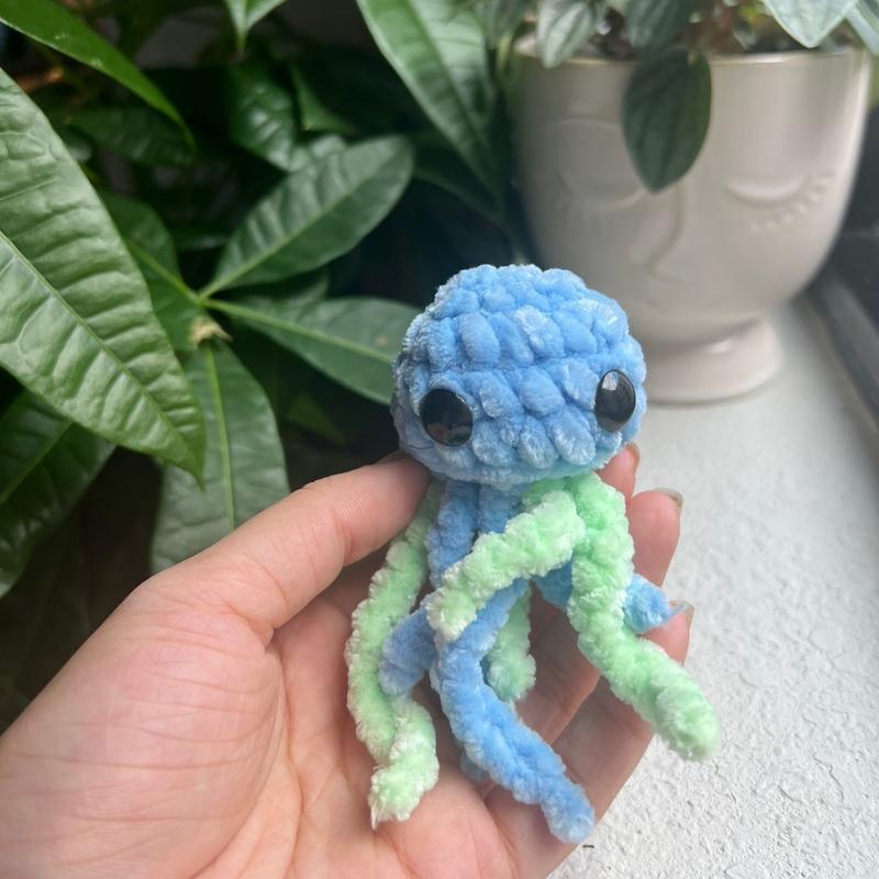 Mini Soft Crochet Jellyfish