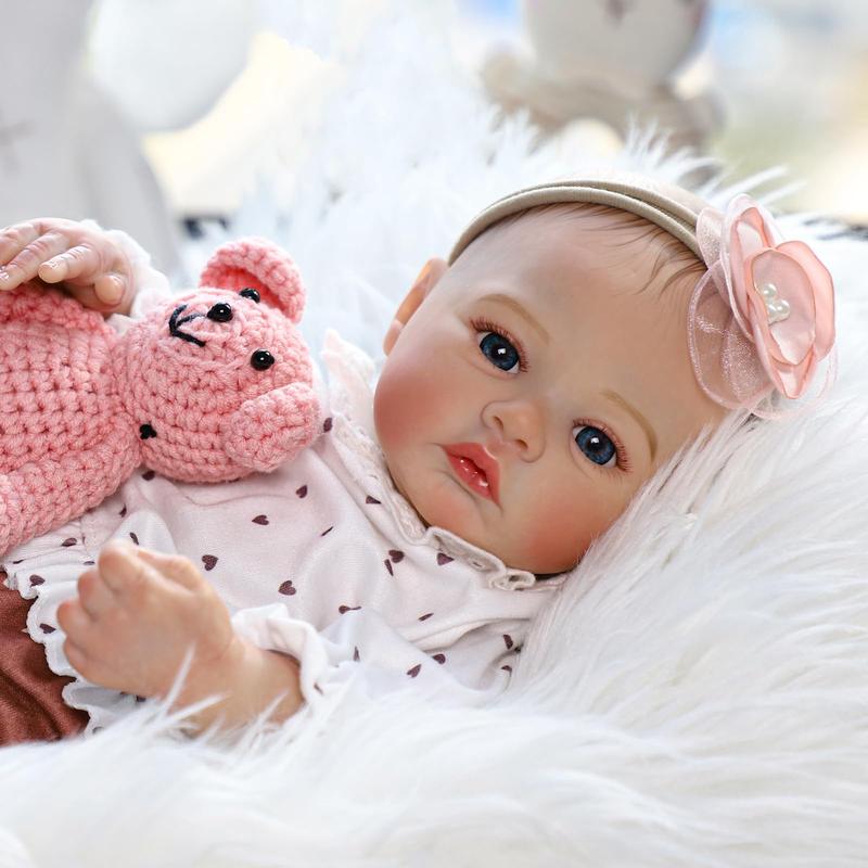 Wooroy Lifelike Reborn Baby Dolls - Birthday Gift, Girl Gift, Kids Gift, Christmas Gift, Big Sister Gift, 18 Inch Realistic Newborn Baby Dolls Girl, Real Life Baby Dolls with Soft Weighted Body, Real Baby Reborn Gift Set for Kids Age 3+