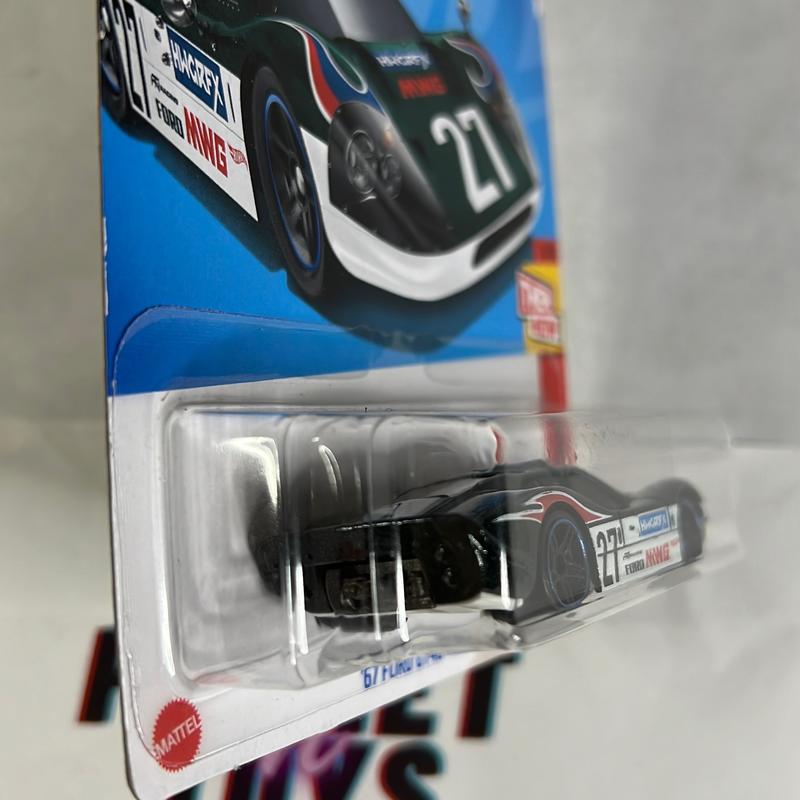 Hot Wheels 67 Ford GT40 MK.IV Diecast Car - Scale 1:64