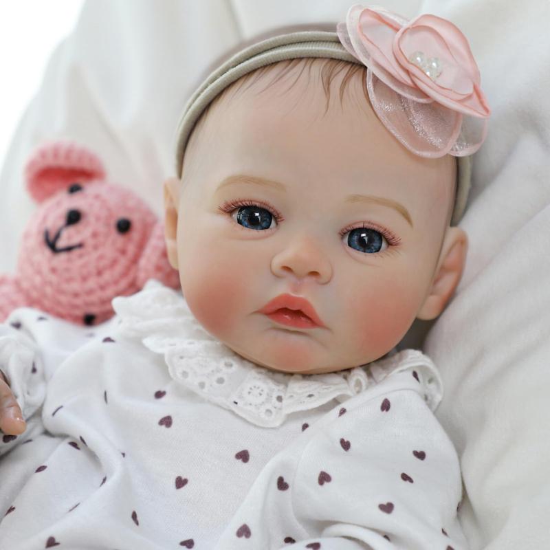 Wooroy Lifelike Reborn Baby Dolls - Birthday Gift, Girl Gift, Kids Gift, Christmas Gift, Big Sister Gift, 18 Inch Realistic Newborn Baby Dolls Girl, Real Life Baby Dolls with Soft Weighted Body, Real Baby Reborn Gift Set for Kids Age 3+