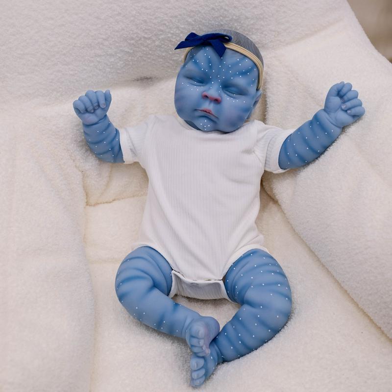 An Avatar-inspired reborn doll, 20 inches tall, handmade in vinyl, with realistic newborn skin textures and visible blood vessels, hair implants, suitable for children 3-6 years old - beige cloth body collection doll