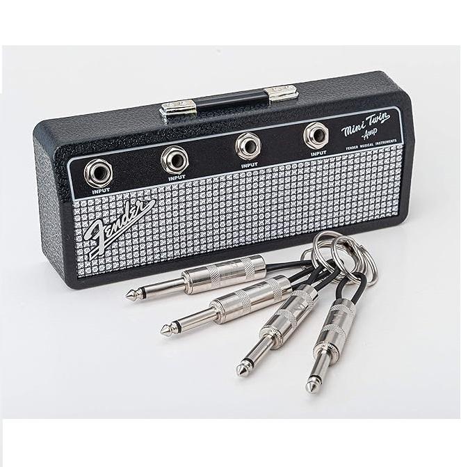 Guitar amp key holder, includes 4 guitar plug keychains and 1 wall mounting kit. Quick and easy installation.