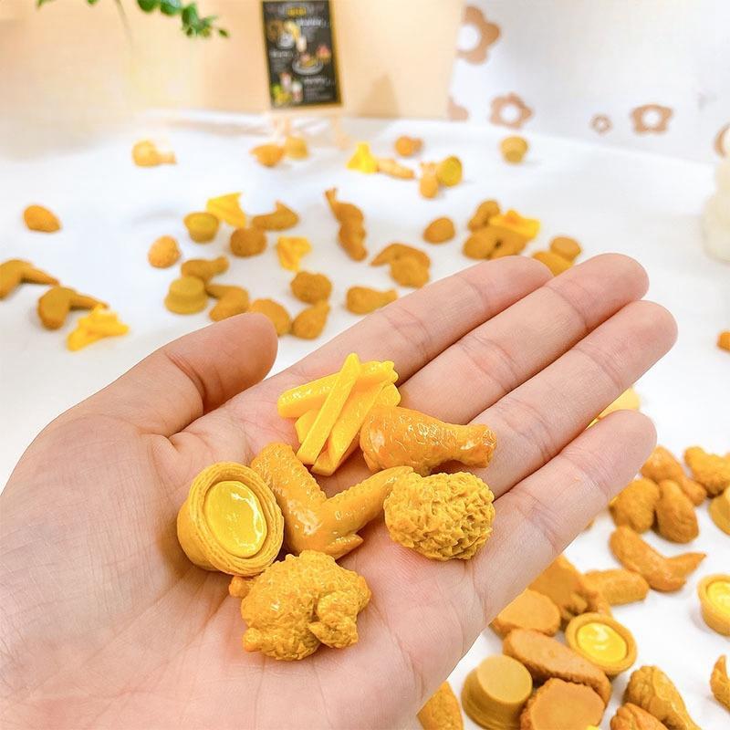 Simulation Fried Chicken Decoration, 30 50pcs Random Style Miniature Resin Ornament, DIY Decoration for Home, Fish Tank, Car, Party