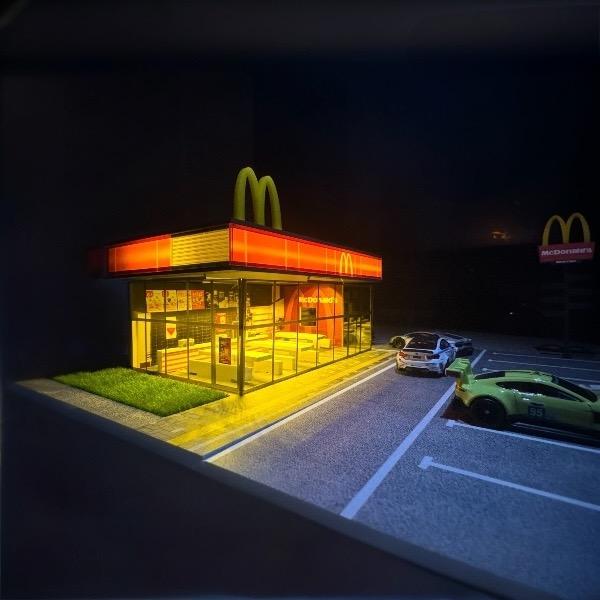 NEW limited edition McDonalds Diorama Hot Wheels Mini GT discast display with LED lighting 1:64