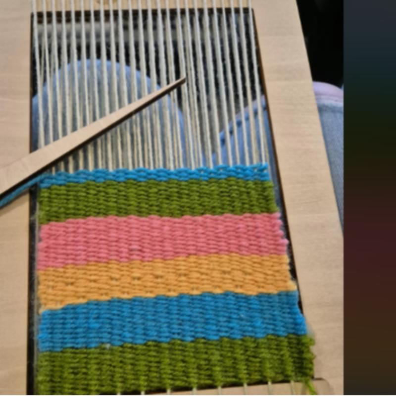 DIY Yarn and Rope Knitting Kit, Wooden Knitting Machine & Threader & Comb & Wooden Stick, Knitting Kit for Weaving Work in Living Room, Bedroom, Study Room