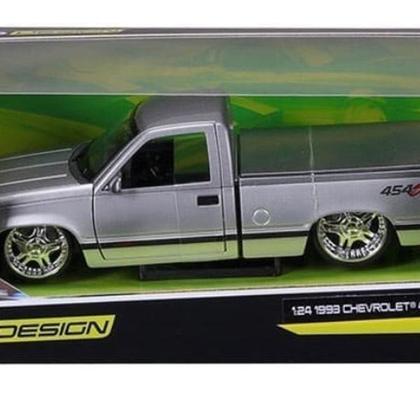 Maisto 1993 Chevrolet 454 SS Pickup Custom Silver Grey Two Tone Diecast Model Toy Vehicle