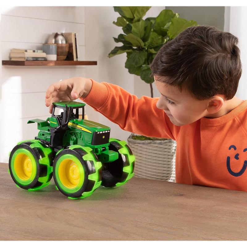 John Deere Tractor - Monster Treads Lightning Wheels - Motion Activated Light Up Monster Truck Toy - John Deere Toys - Frustration Free Packaging - Kids Outdoor Toys Ages 3 Years and Up